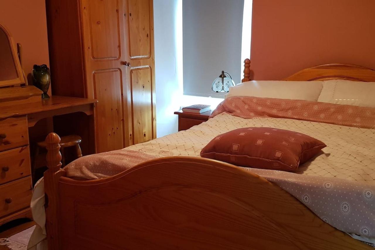 הוילה Banagher Cosy Townhouse On The Hill In Ireland מראה חיצוני תמונה