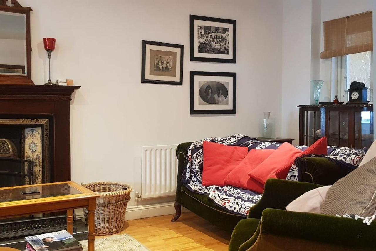 הוילה Banagher Cosy Townhouse On The Hill In Ireland מראה חיצוני תמונה